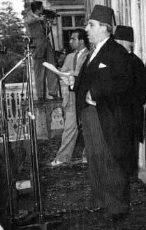 Quwatli_announcing_Syrias_independence_1946