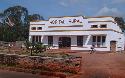 The new hospital - Ruyigi, Burundi © 2006 Jan Oberg, TFF