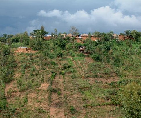 Hills and houses, Bujumbura, Burundi © 2003 Jan Oberg