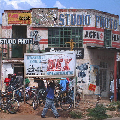"Photo Street Corner", Bujumbura © 2006 Jan Oberg, TFF