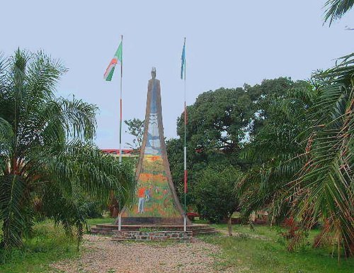 National Monument, Bujumbura, Burundi © 2003 Jan Oberg